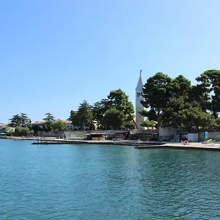 Gianna 2, 600 M From The Lägenhet Novigrad Istria