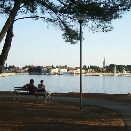 公寓 Gianna 2, 600 M From The